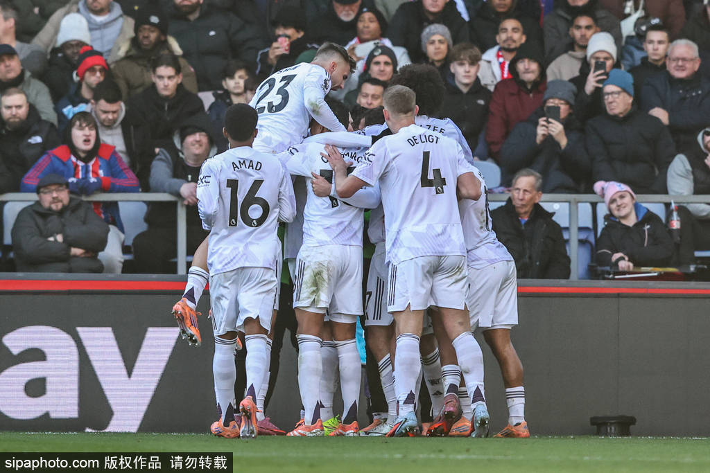 亚历山大三节12中10轻取33分，连续95场拿到20+