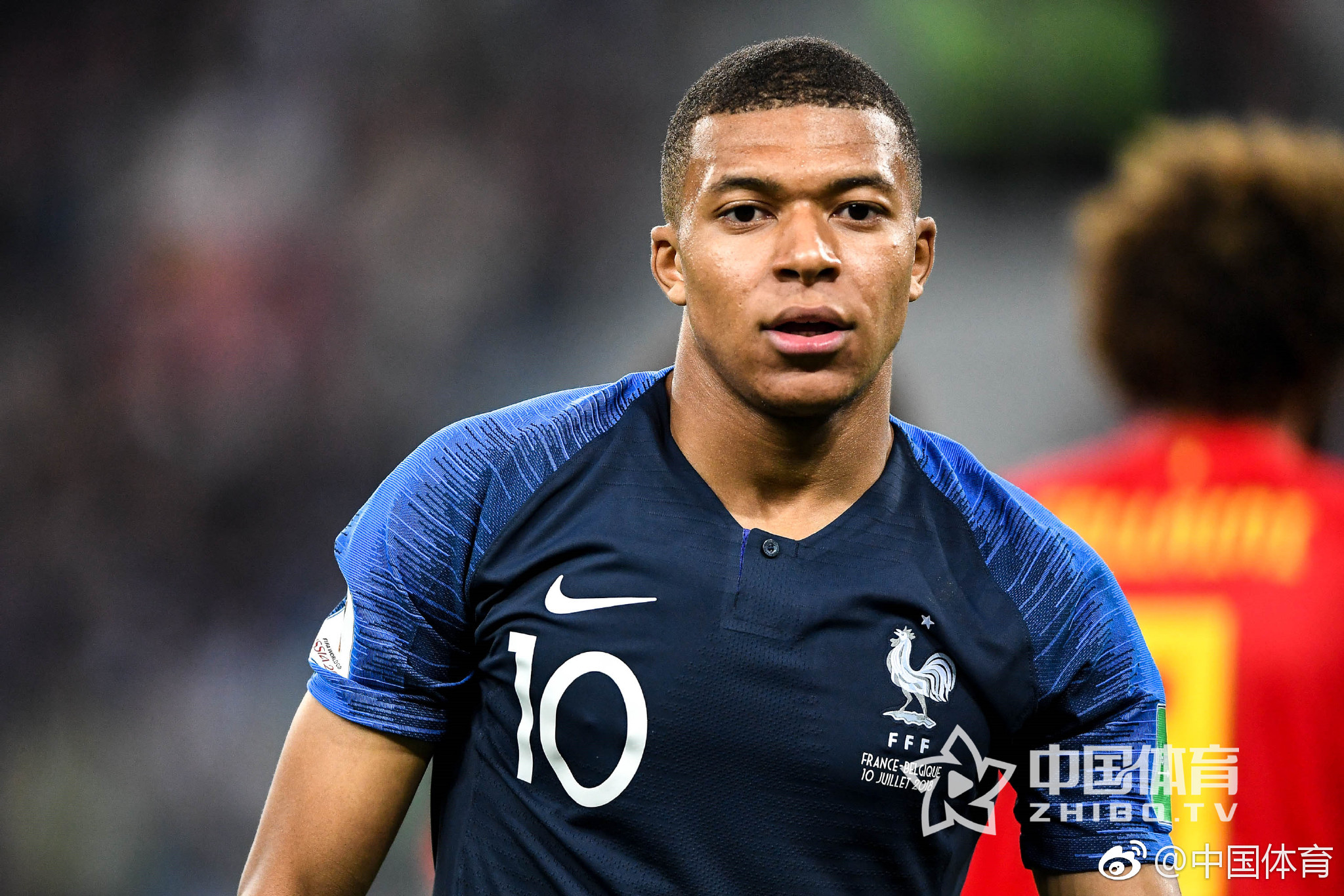 解析国米中场名将，球迷怒斥到莱万为他点赞，双刃剑用好能成惊喜