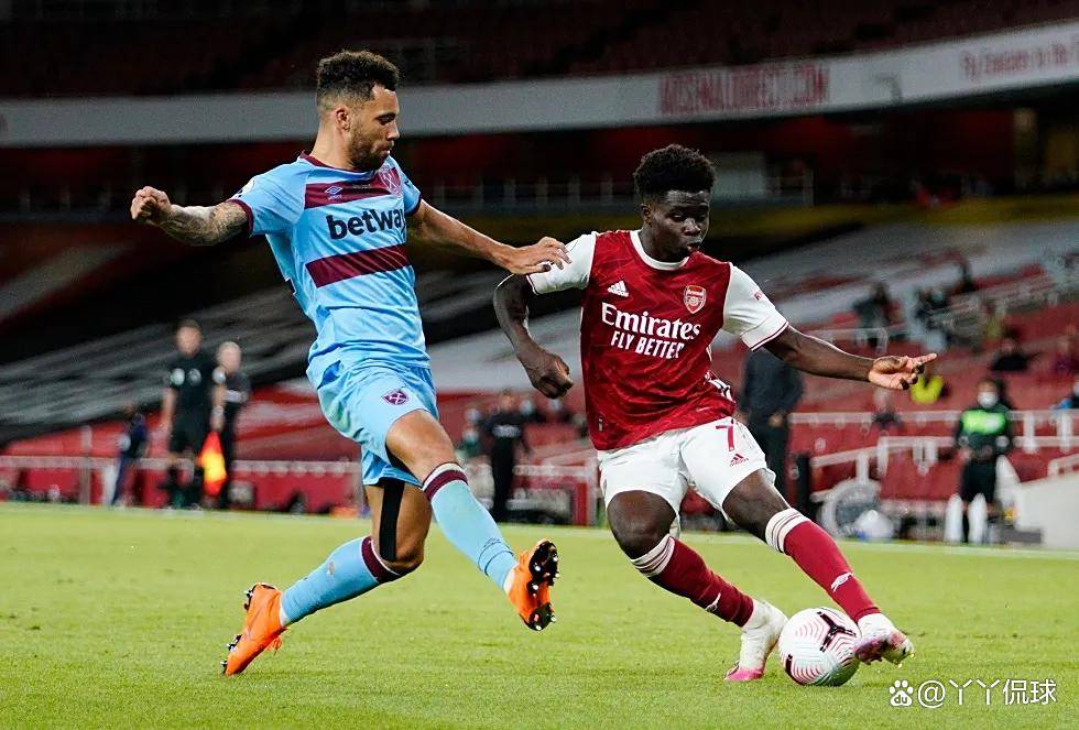 法比奥晒与古加搞怪合照：我们爱中国，很满意现在的生活状态